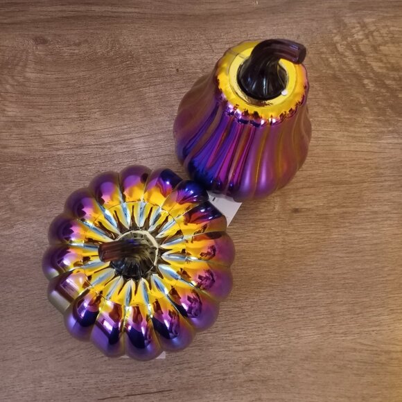 2 Piece Set Halloween Gothic Iridescent Rainbow Glass Pumpkins - Picture 7 of 11